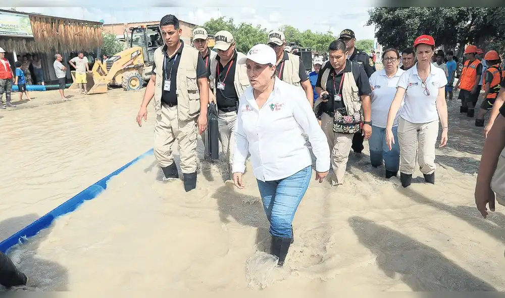 Gastos. Boluarte en Piura. Bustíos le envió carta notarial cobrándole S/260.000 por usar su local. Foto: difusión Gastos. Boluarte en Piura. Bustíos le envió carta notarial cobrándole S/260.000 por usar su local. Foto: difusión
