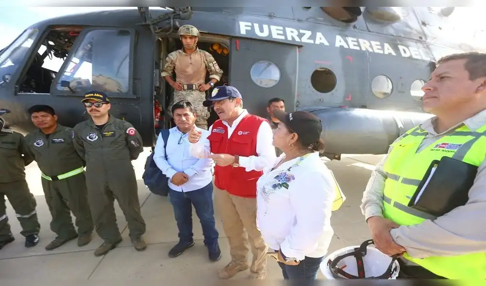 Ministro de Defensa supervisa zona de Parachique. Foto: Ministerio de Defensa