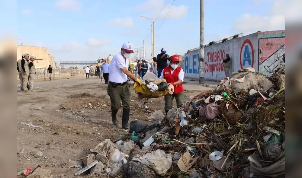 Alcalde de José Leonardo Ortiz anunció plan de educación para controlar arrojo de basura. Foto: La República