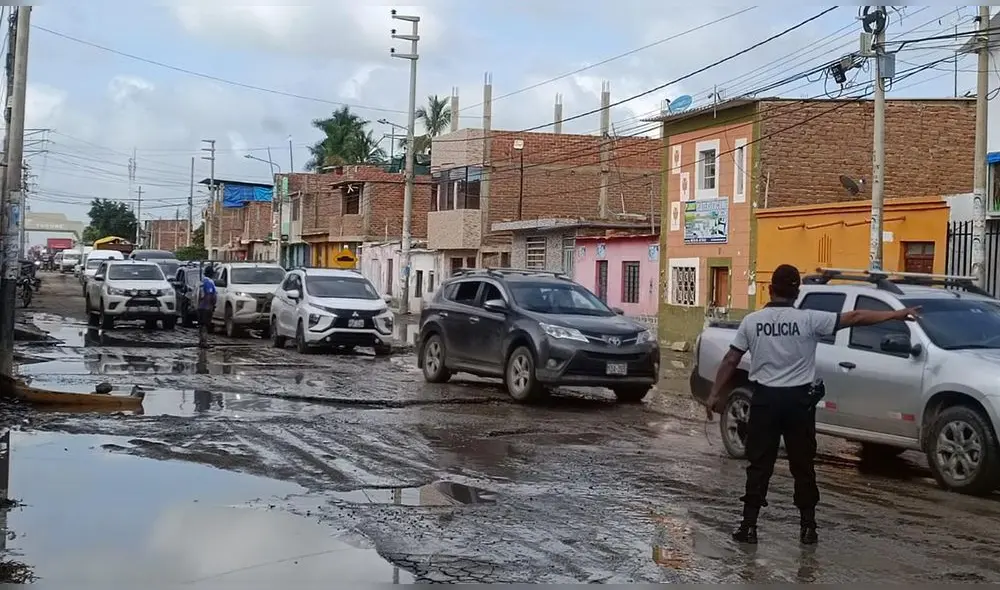 Los afectados piden la intervención de las autoridades. Foto: Rosa Quincho/La República Los afectados piden la intervención de las autoridades. Foto: Rosa Quincho/La República