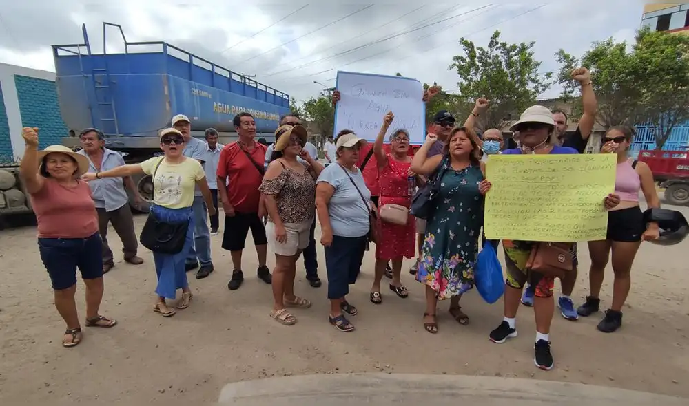 Las familias están gastando más en agua que en comida. Foto: Emmanuel Moreno/La República Las familias están gastando más en agua que en comida. Foto: Emmanuel Moreno/La República