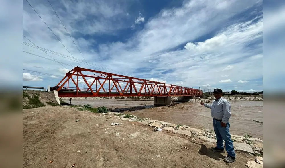 El puente Reque es una estructura provisional tras el desplome del viaducto en 1998. Foto: Municipalidad Distrital de Reque El puente Reque es una estructura provisional tras el desplome del viaducto en 1998. Foto: Municipalidad Distrital de Reque