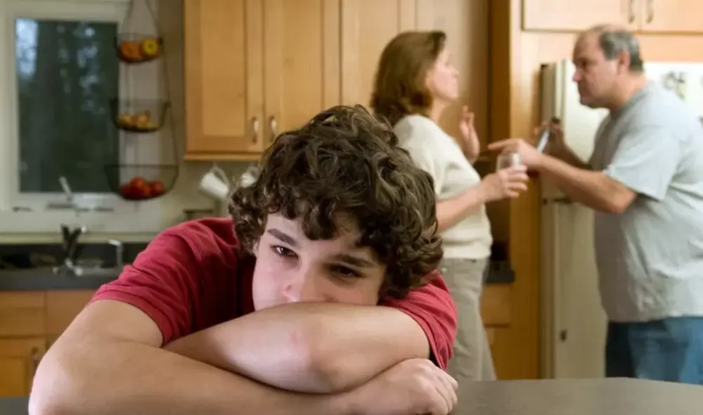 El Código Civil del Perú establece cuándo los padres están obligados a darle una pensión alimenticia a sus hijos mayores de 18 años. Foto: América TV El Código Civil del Perú establece cuándo los padres están obligados a darle una pensión alimenticia a sus hijos mayores de 18 años. Foto: América TV