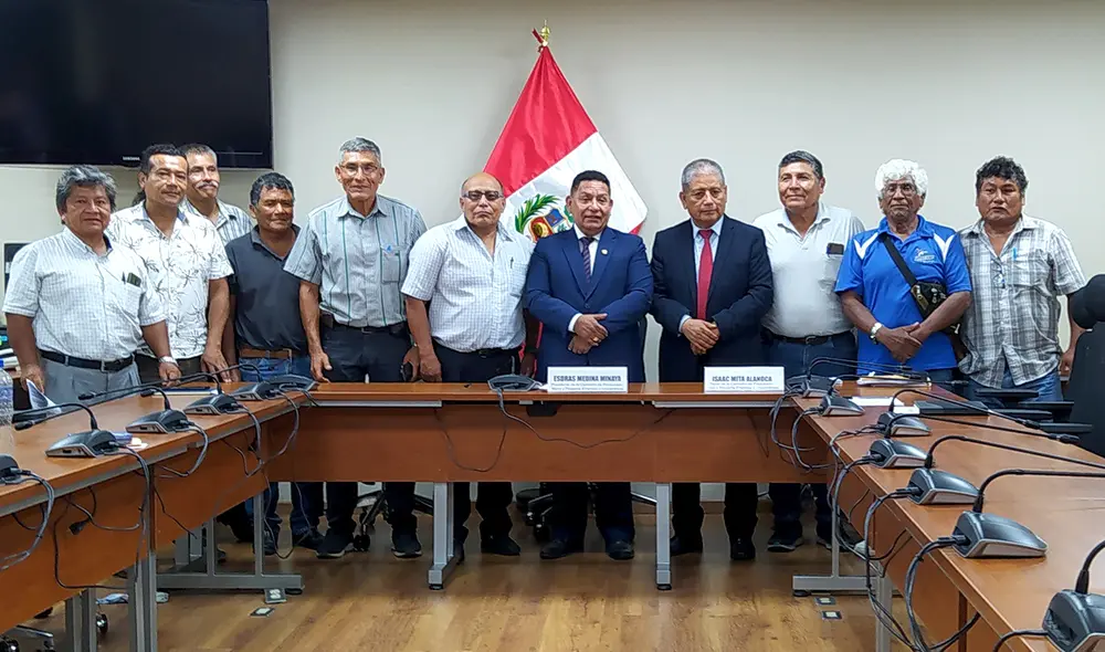 Los hombres de mar de Tacna, Moquegua, Arequipa, Piura, Áncash y Lima fueron recibidos por el presidente de la Comisión de Producción, Esdras Medina. Foto: Jackeline Cárdenas/LR