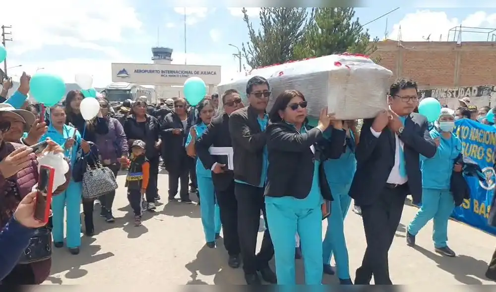 Colegas de la enfermera exigen justicia en este caso de violación y feminicidio. Foto: Kleber Sánchez / La República