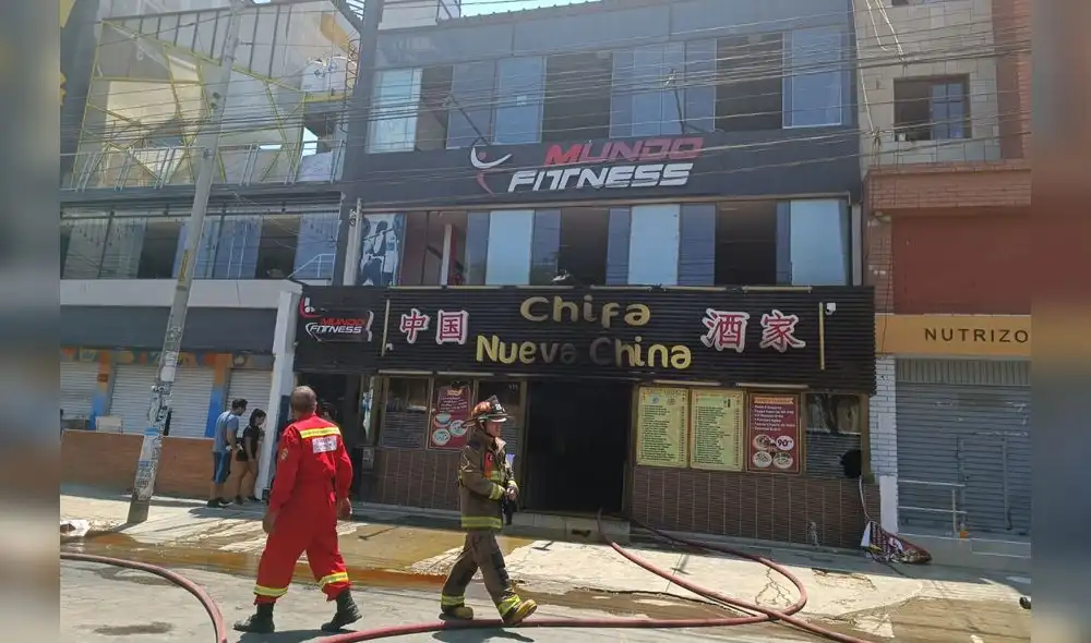 Todos los ocupantes del chifa y el gimnasio fueron evacuados. Foto: Sergio Verde/URPI-La República