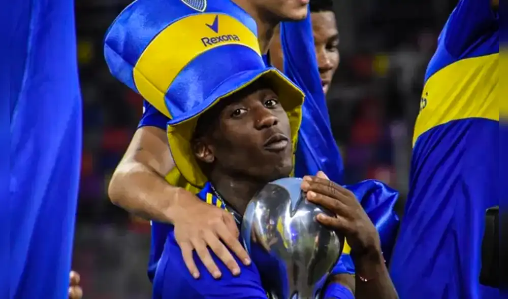 Luis Advíncula arribó a Boca Juniors en el 2021 y compartió equipo con Carlos Zambrano. Foto: Copa Argentina Luis Advíncula arribó a Boca Juniors en el 2021 y compartió equipo con Carlos Zambrano. Foto: Copa Argentina