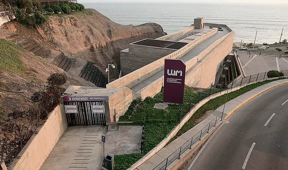 La ministra de Cultura invitó al burgomaestre Rafael López Aliaga para recorrer el LUM. Foto: John Reyes/La República