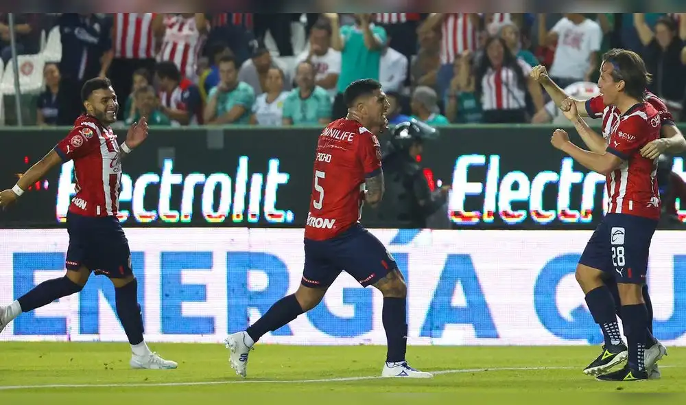 El Rebaño Sagrado se ubica entre los cuatro primeros de la tabla con esta victoria. Foto: Chivas | Video: Claro Sports