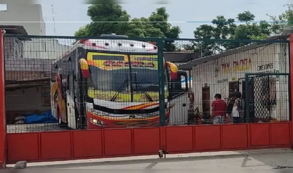 Testigos mencionaron que dos individuos lanzaron un artefacto explosivo en las inmediaciones de la cooperativa Gacela. Foto: Diario La Hechicera