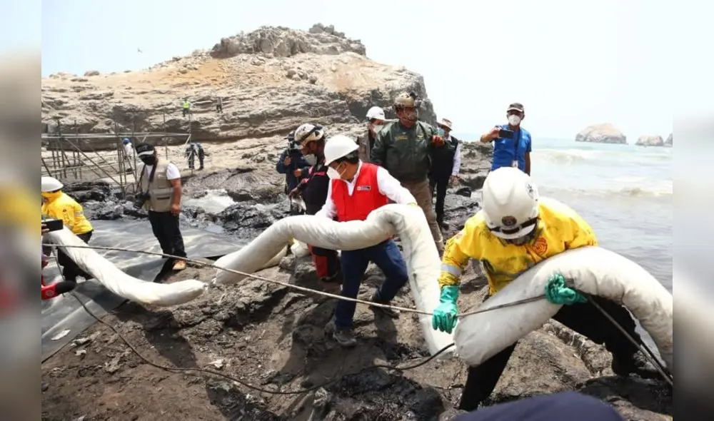 Osinergmin informó que no hay presencia de petróleo en el mar de la Refinería La Pampilla, pese a que la OEFA detectó nueva contaminación. Foto: Andina