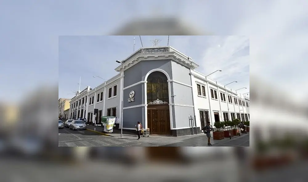 Local de la Sociedad Eléctrica del Sur Oeste – SEAL en Arequipa. Foto: La República Local de la Sociedad Eléctrica del Sur Oeste – SEAL en Arequipa. Foto: La República