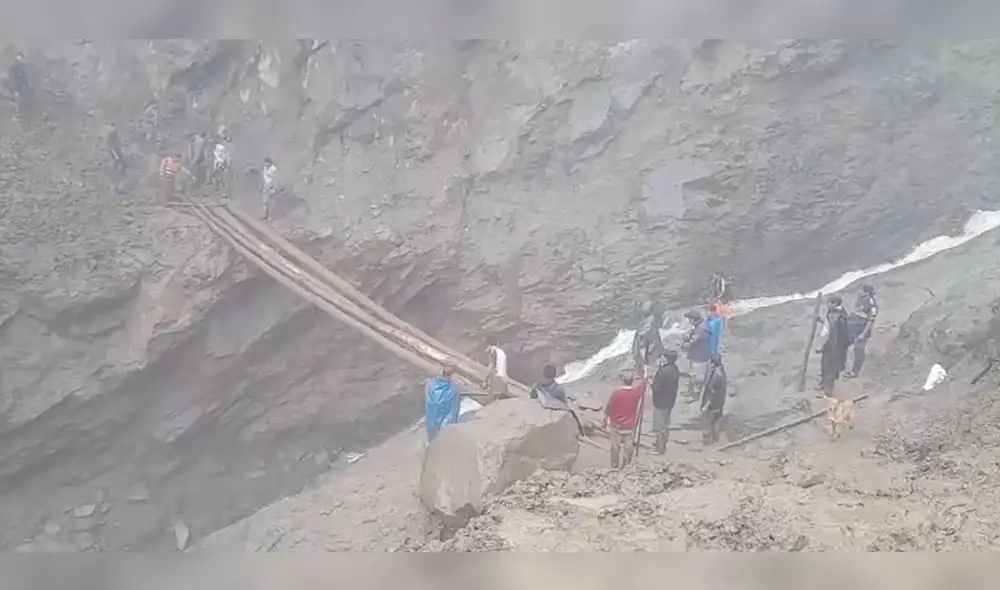 Los pobladores de Canchaque instalaron un viaducto para comunicarse con caseríos y distritos. Foto: captura video/ La Mega Stereo Canchaque Los pobladores de Canchaque instalaron un viaducto para comunicarse con caseríos y distritos. Foto: captura video/ La Mega Stereo Canchaque