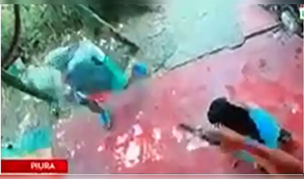 Piura. Cámaras captan el preciso momento en que propietario de agente bancario dispara a hampones. Foto: captura de “América noticias” Piura. Cámaras captan el preciso momento en que propietario de agente bancario dispara a hampones. Foto: captura de “América noticias”