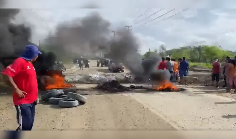La población piurana protesta en diferentes sectores. Foto: captura video/ Walac Noticias - Video: Walac Noticias