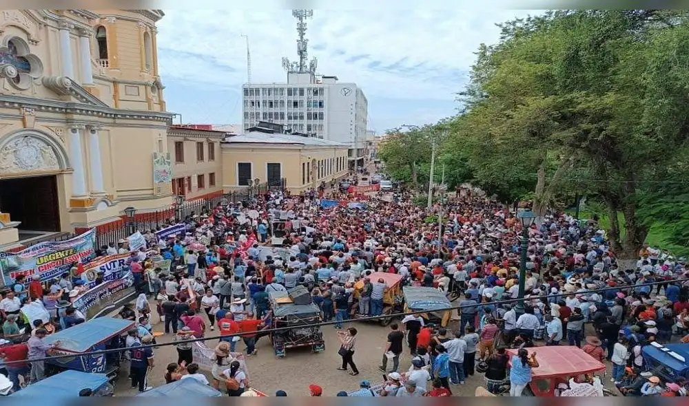 bloqueos. Ciudadanos cerraron vías de acceso a la ciudad.