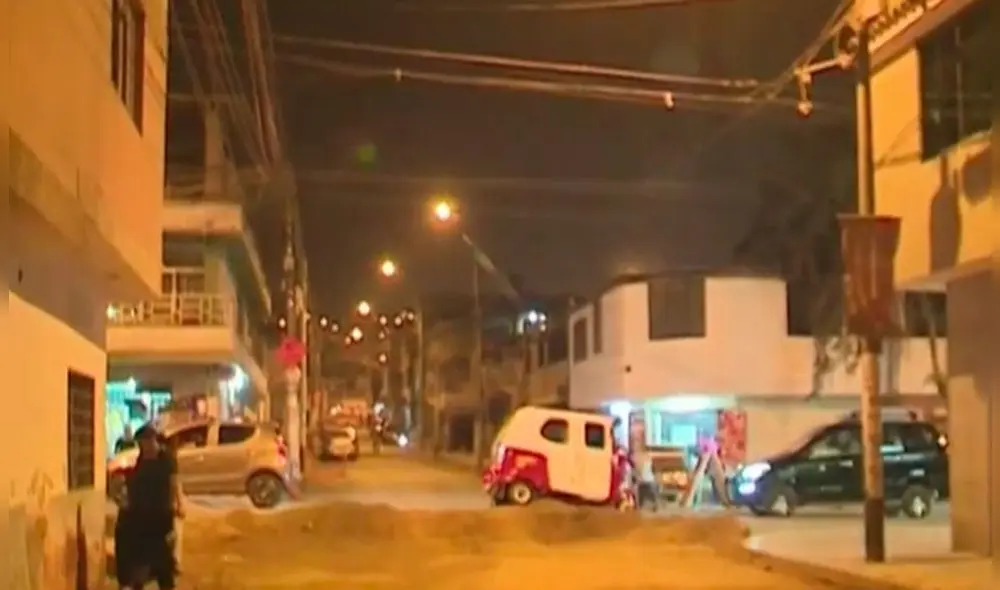 El hecho ocurrió el último martes 18 de abril en San Juan de Miraflores. Foto y Video: "América noticias" El hecho ocurrió el último martes 18 de abril en San Juan de Miraflores. Foto y Video: "América noticias"