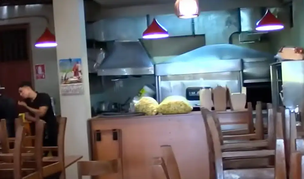 Familia fue asaltada en una pollería de Los Olivos. Foto y video: Latina Familia fue asaltada en una pollería de Los Olivos. Foto y video: Latina