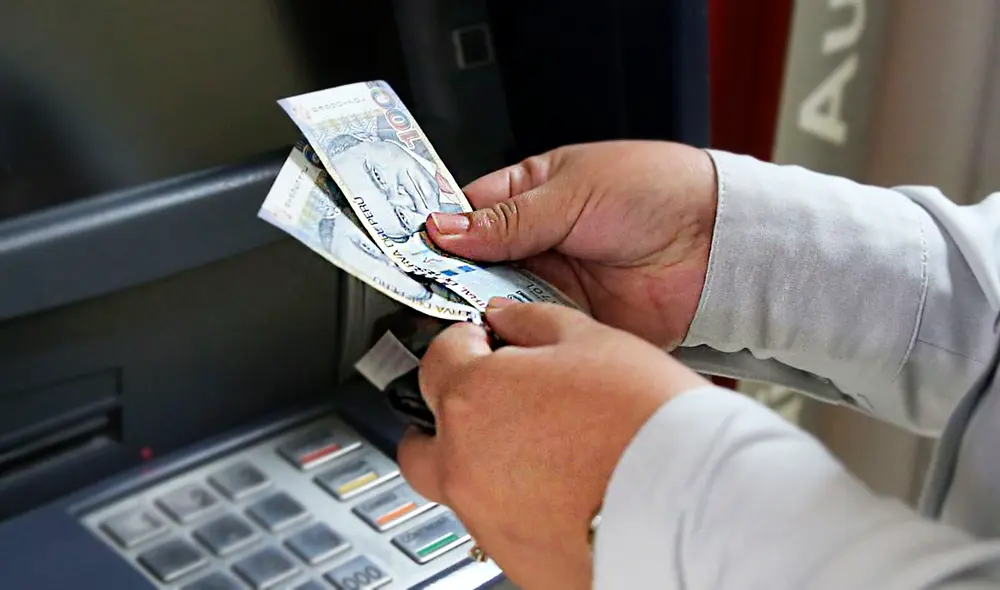 Sigue estos pasos cuando el cajero automático te haya dado billetes de menor valor o no te haya otorgado el monto completo. Foto: Andina
