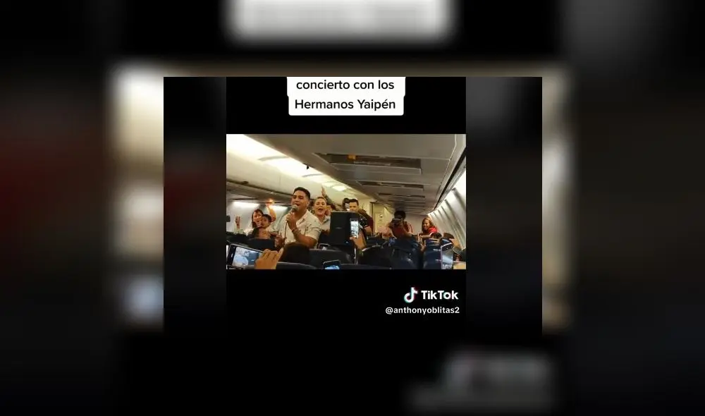 Los pasajeros se divirtieron durante varios minutos de baile y canto. Foto: Antony Oblitas