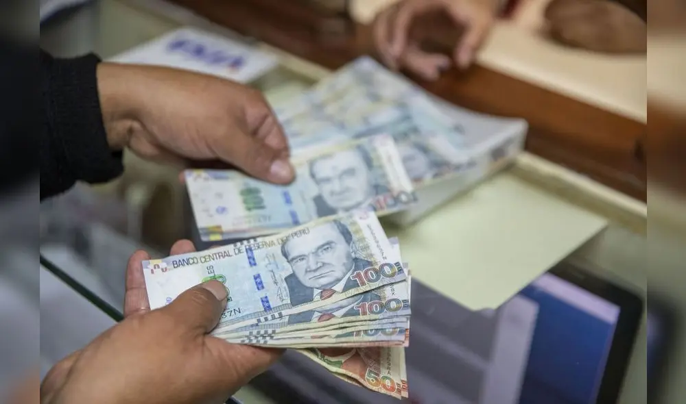 La ley actual incluye en este beneficio solo a trabajadores con 4 o más horas de labor diaria. Foto: Andina La ley actual incluye en este beneficio solo a trabajadores con 4 o más horas de labor diaria. Foto: Andina