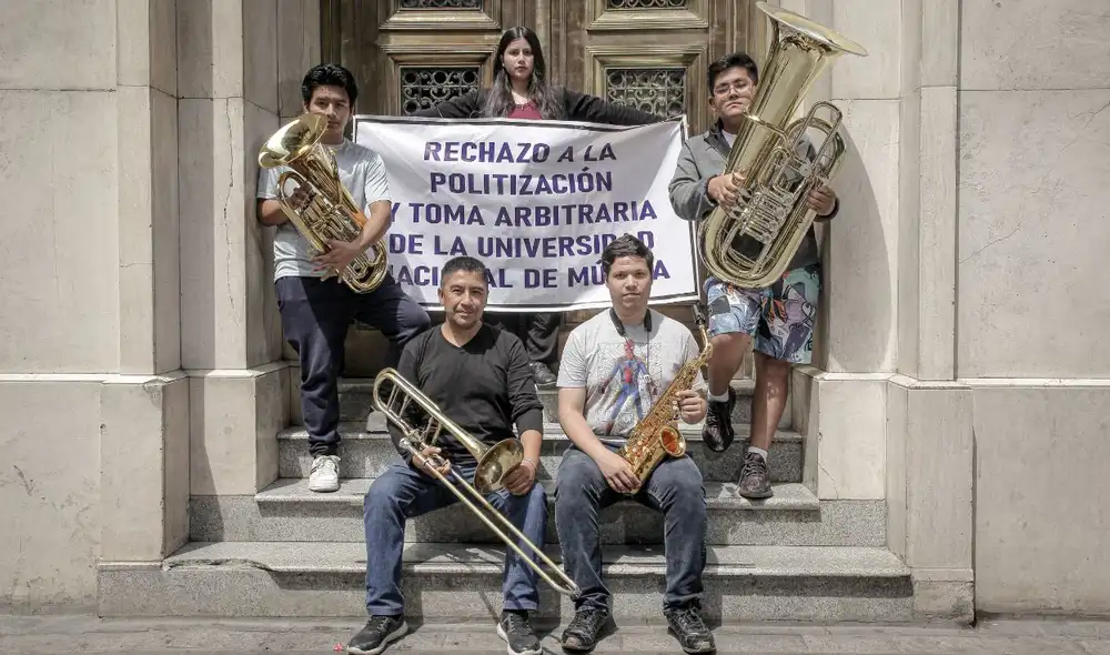 Estudiantes de la UNM descontentos con las medidas  adoptadas por el ministerio. Foto: John Reyes/ La República