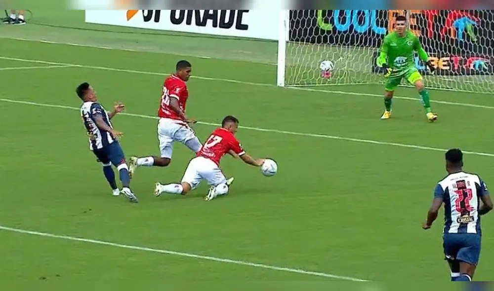 Mano de Vargas que no vio Diego Haro y no cobró penal a favor de Alianza Lima
