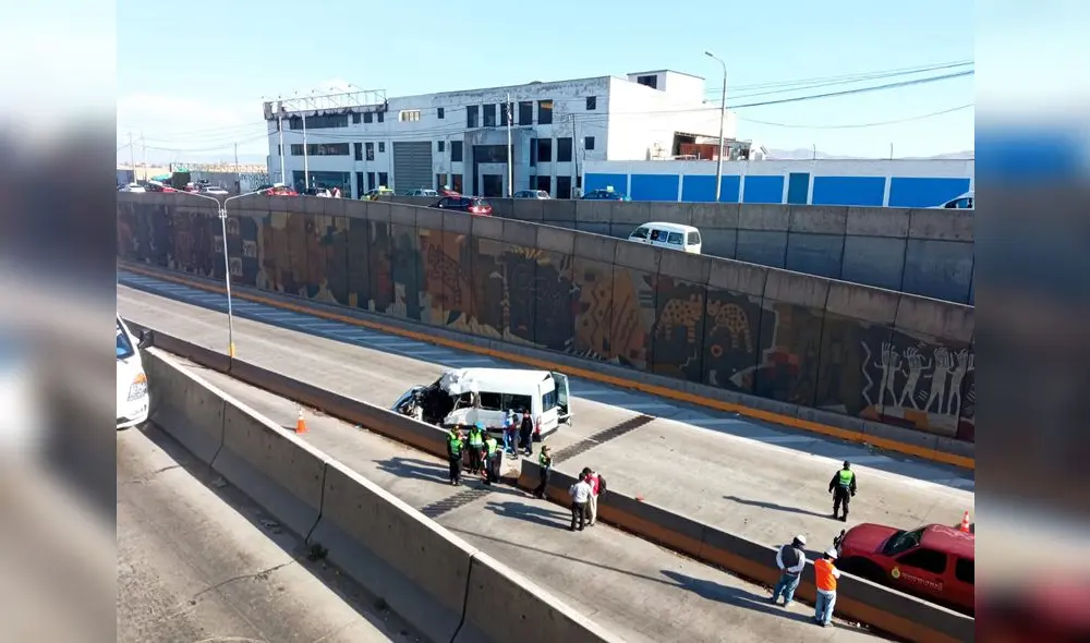 Heridos fueron evacuados al hospital. Foto: Leonela Aquino/La República Heridos fueron evacuados al hospital. Foto: Leonela Aquino/La República