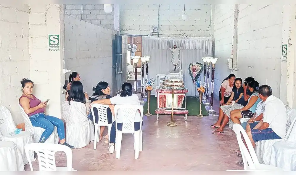 Angelitos. Al velatorio de las hermanitas de 11 y 4 años asistieron familiares y vecinos. Horas después, el féretro de otro menor fue agregado en la sala. Foto: difusión Angelitos. Al velatorio de las hermanitas de 11 y 4 años asistieron familiares y vecinos. Horas después, el féretro de otro menor fue agregado en la sala. Foto: difusión
