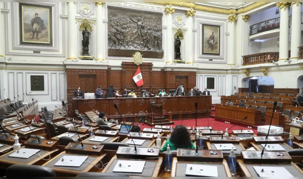 La Subcomisión admitió a trámite la denuncia contra María Cordero este 24 de abril. Foto: difusión/Congreso