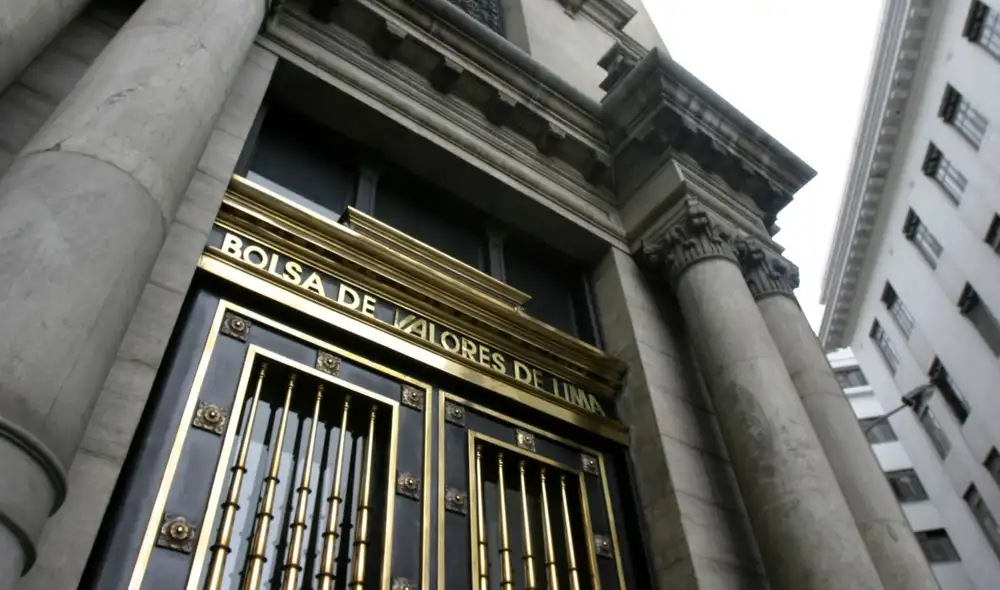 El índice S&P/BVL Perú Selectivo, que está conformado por las acciones más negociadas en el mercado local, retrocedió -1,23%. Foto: Andina