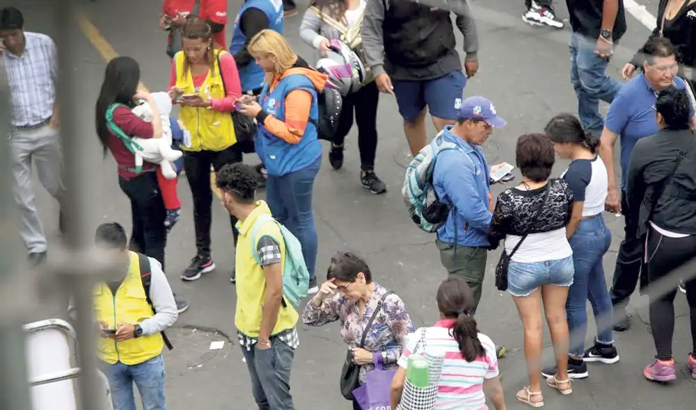 Al paso. Propuesta del Osiptel busca terminar con la venta ambulatoria de chips y que se mejore la identificación de titulares. Foto: difusión