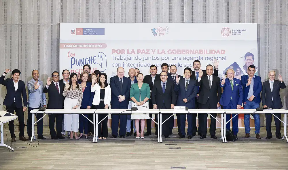 Juntos. Varios alcaldes se juntaron ayer para expresar al Gobierno la situación de inseguridad que enfrentan. Presidenta Boluarte les ofreció su apoyo. Foto: difusión Juntos. Varios alcaldes se juntaron ayer para expresar al Gobierno la situación de inseguridad que enfrentan. Presidenta Boluarte les ofreció su apoyo. Foto: difusión