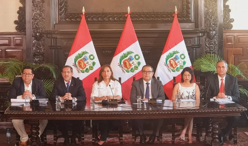 Ministros de Economía, Defensa, Relaciones Exteriores e Interior junto a Otárola Peñaranda y Boluarte Zegarra. Foto: Barbara Mamani/La República. Video: TV Perú Ministros de Economía, Defensa, Relaciones Exteriores e Interior junto a Otárola Peñaranda y Boluarte Zegarra. Foto: Barbara Mamani/La República. Video: TV Perú