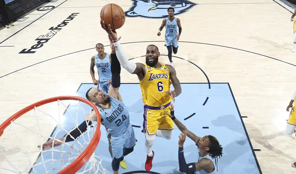 Lakers aún lidera la serie por 3-2 contra Grizzlies. Foto: AFP Lakers aún lidera la serie por 3-2 contra Grizzlies. Foto: AFP