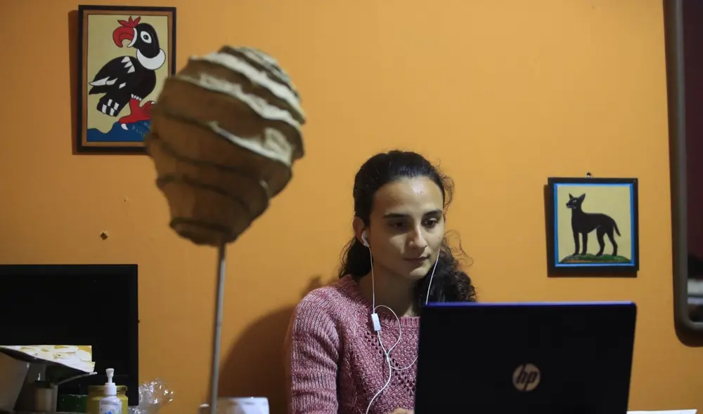 Ley señala que es responsabilidad del empleador cubrir los gastos de equipos, internet, etc. Foto: Andina Ley señala que es responsabilidad del empleador cubrir los gastos de equipos, internet, etc. Foto: Andina