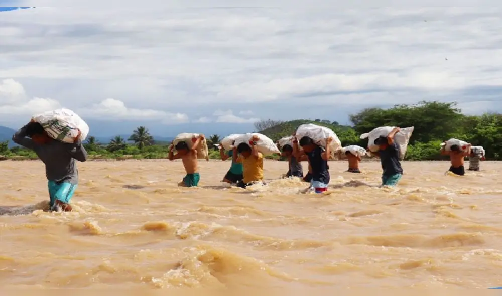 Agricultores piden instalación de puente en quebrada. Foto: Diario La Hechicera Agricultores piden instalación de puente en quebrada. Foto: Diario La Hechicera