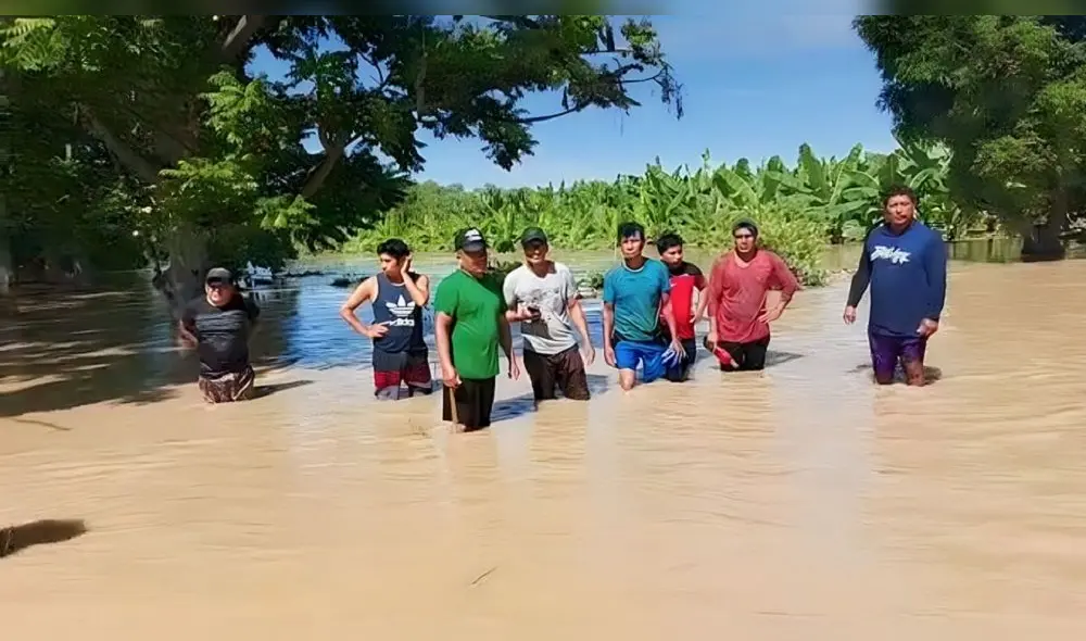 Río Chira inundó sembríos en la margen izquierda. Foto: Facebook Maricruz Zeta