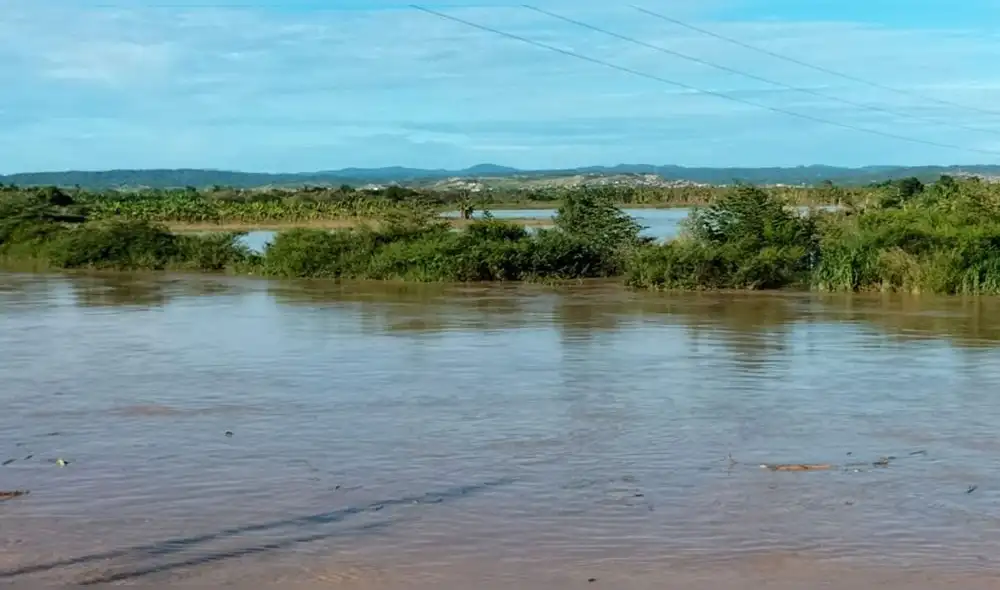 El río ingresó al umbral rojo de peligro. Foto: Senamhi