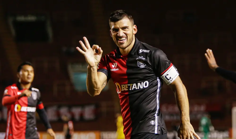 Ídolo. Cuesta, argentino nacionalizado peruano, llegó a los 160 goles con la camiseta del FBC Melgar. El jueves piloteará el ataque en la Copa Libertadores en Argentina. Foto: La República Ídolo. Cuesta, argentino nacionalizado peruano, llegó a los 160 goles con la camiseta del FBC Melgar. El jueves piloteará el ataque en la Copa Libertadores en Argentina. Foto: La República