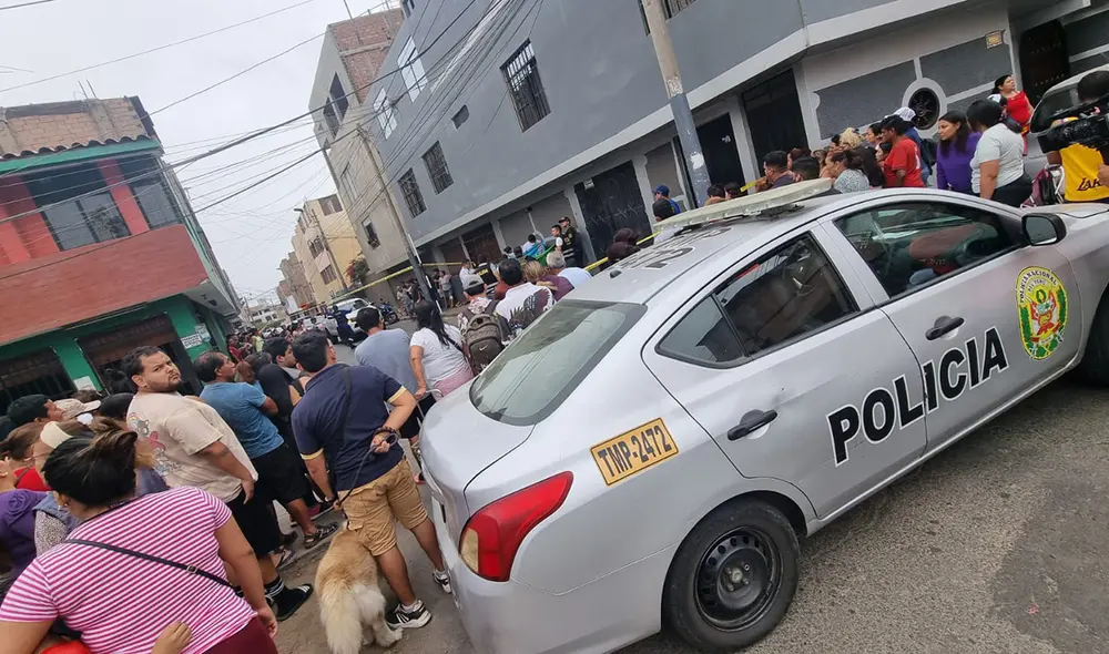 Gran número de moradores se acercaron al lugar de los hechos. Asimismo, exigieron justicia y más seguridad. Foto y video: Jessica Merino-La República