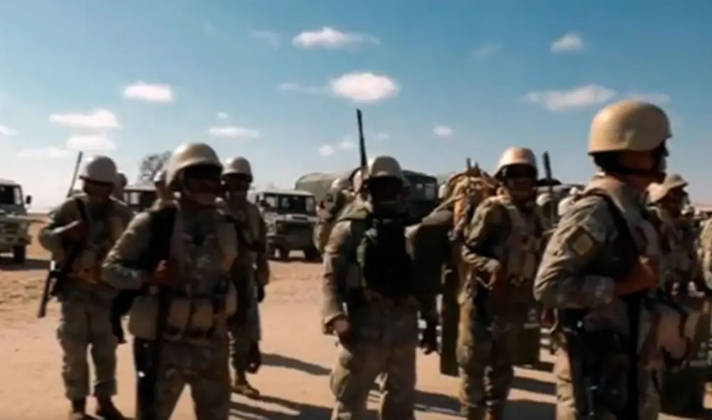 Ciudadanos siguen intentando ingresar a Perú por la frontera con Chile. Foto: captura / BBC Ciudadanos siguen intentando ingresar a Perú por la frontera con Chile. Foto: captura / BBC
