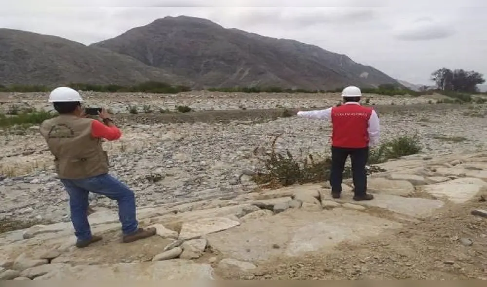 IN SITU. Auditores en la obra de defensa ribereña en Casma. Foto: Contraloría IN SITU. Auditores en la obra de defensa ribereña en Casma. Foto: Contraloría