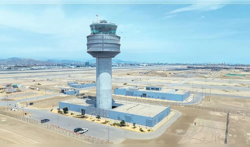 La nueva torre de control y la segunda pista de aterrizaje del aeropuerto Jorge Chávez. Foto: difusión La nueva torre de control y la segunda pista de aterrizaje del aeropuerto Jorge Chávez. Foto: difusión