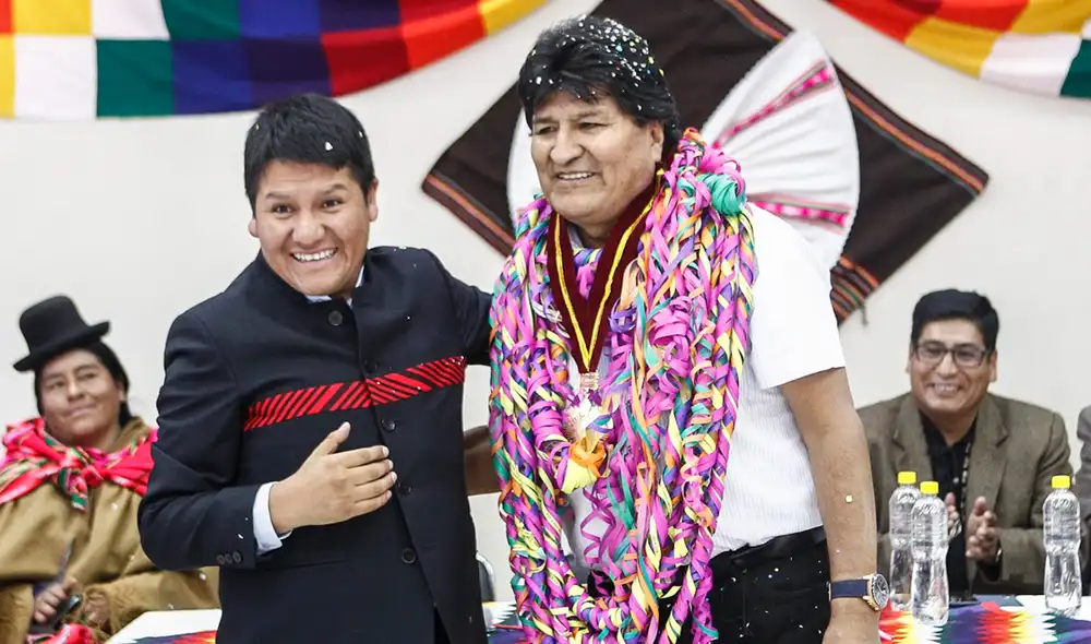 Condecoración. Evo Morales fue invitado a Puno para recibir homenaje de Universidad del Altiplano. Aquí con Alejo. Foto: LR