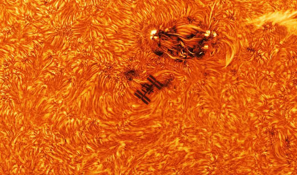 Silueta de la Estación Espacial Internacional (ISS) por delante del Sol. Foto: Andrew McCarthy