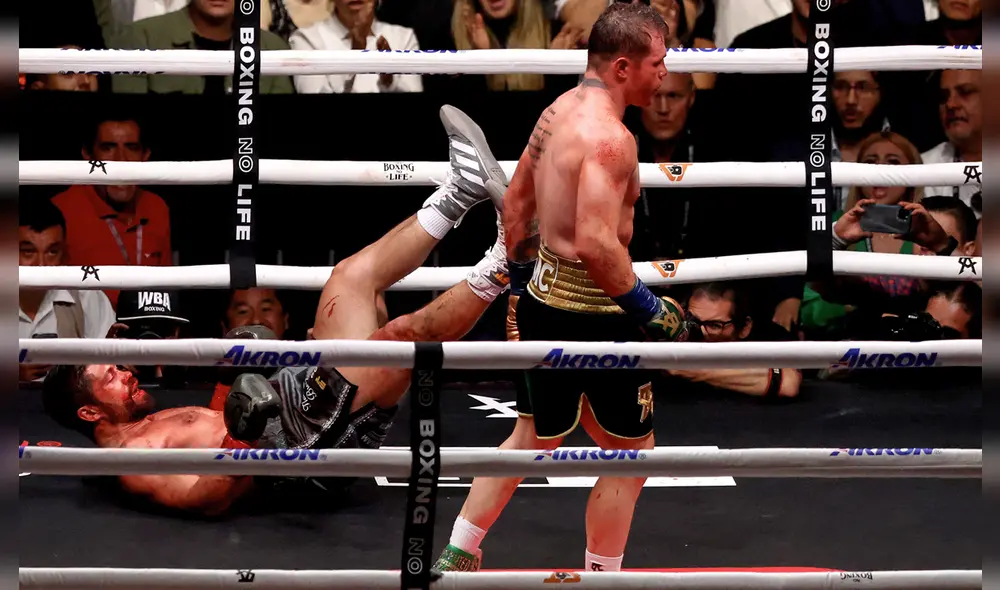 'Canelo' Álvarez tuvo una difícil pelea contra el británico John Ryder en Jalisco. Foto: AFP