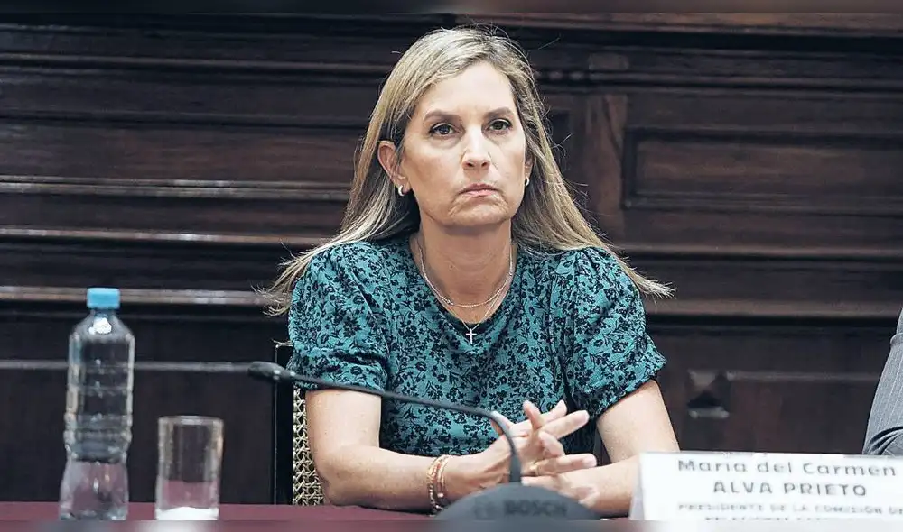 Aumento. En su gestión como presidenta del Congreso, María Alva acordó entregar bono y beneficios en el Parlamento. Foto: difusión