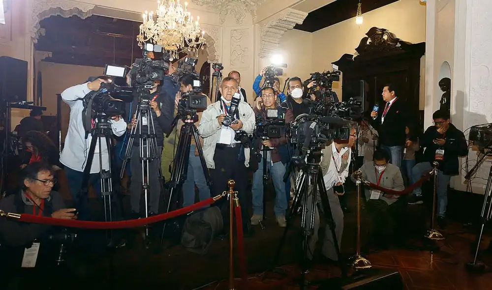 En la mira. Labor de la prensa independiente, incómoda para el poder, sería afectada por la iniciativa que viene nuevamente del cuestionado Congreso. Foto: difusión