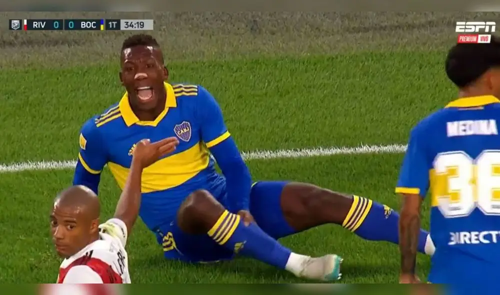 Luis Advíncula es titular en Boca Juniors. Foto: captura de ESPN